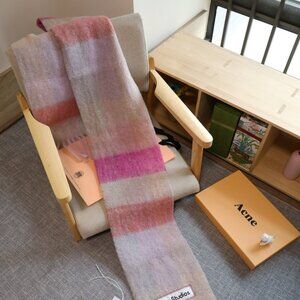 Acne Studios Gradient Pattern Wool Scarf | Gentle Pink-Purple Tone Fall/Winter A